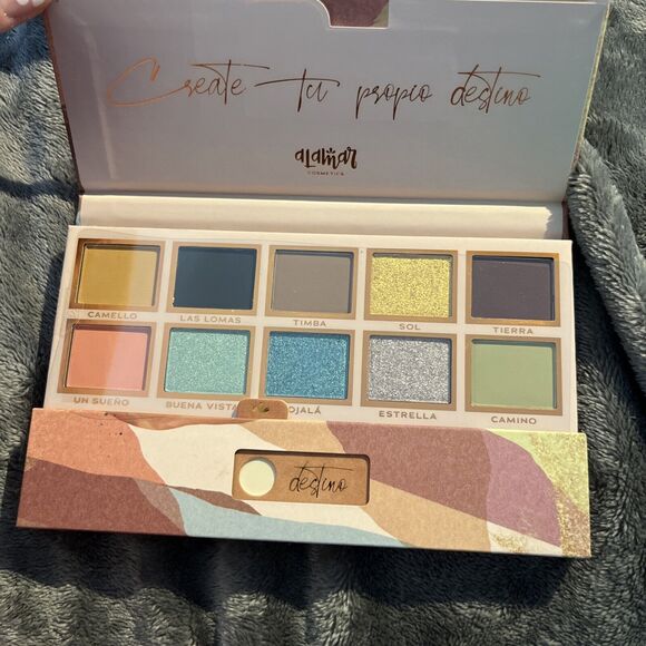 Alamar Cosmetics Destino Eyeshadow Palette • 1.1g x 10 - Picture 4 of 4